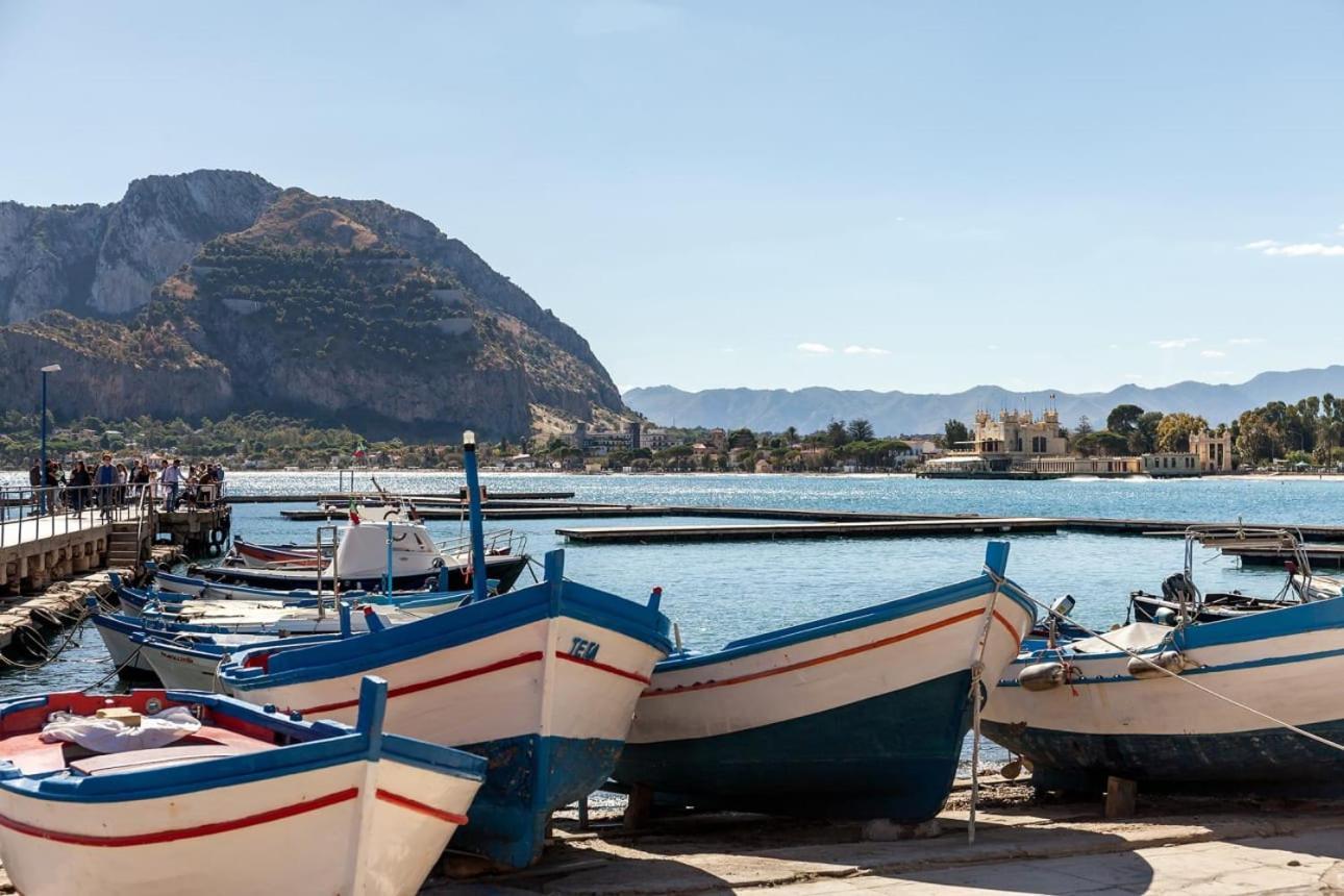 Donna Amalia Villa In Mondello Палермо Экстерьер фото